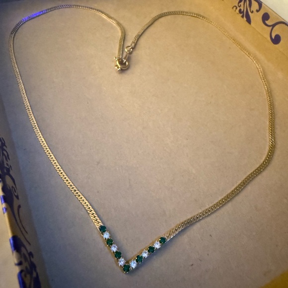 Vintage Avon Goldtone Necklace with Green and Clear Stones - Picture 3 of 11